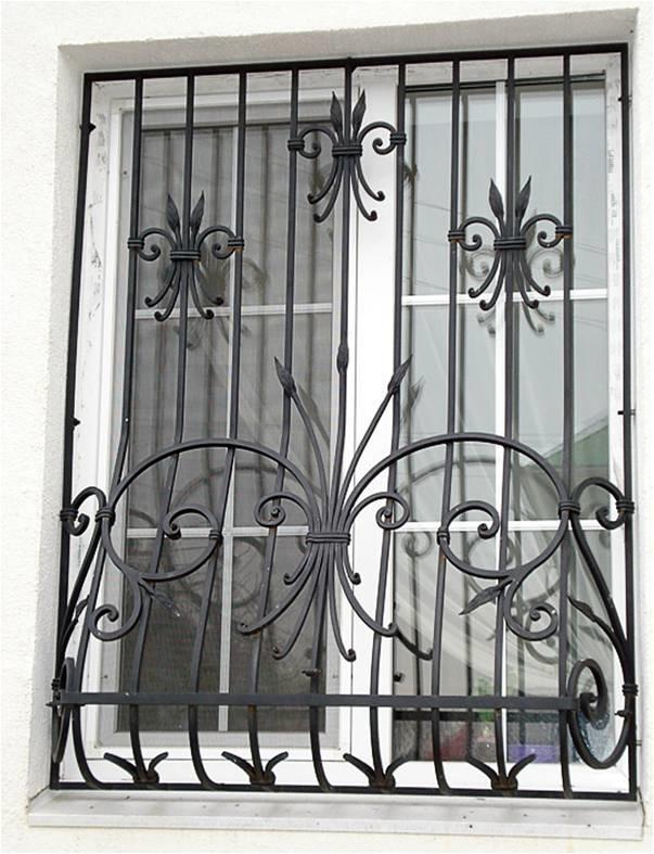 Кованая решетка на окно для балкона МР-020 Кованая решетка на окно для балкона МР-020